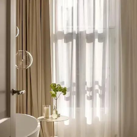 Luxurious 2br-apt Center アパート