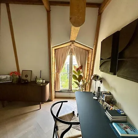 Luxurious 2br-apt Center アパート